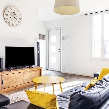 Maison Familiale En Pierre A 10 Min De BordeauxBassens  エクステリア 写真