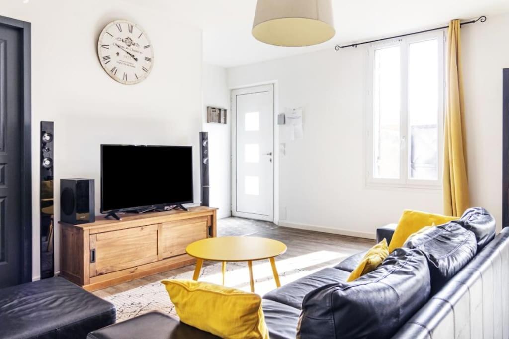 Maison Familiale En Pierre A 10 Min De BordeauxBassens  エクステリア 写真
