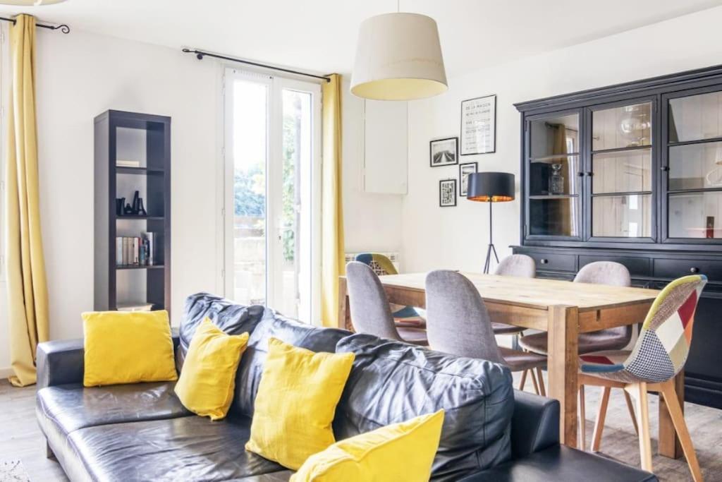 Maison Familiale En Pierre A 10 Min De BordeauxBassens  エクステリア 写真